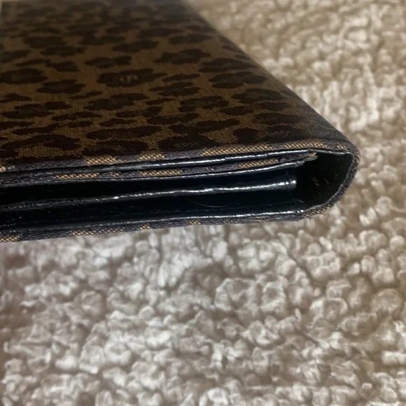 FENDI authentic long wallet! - Picture 9 of 15
